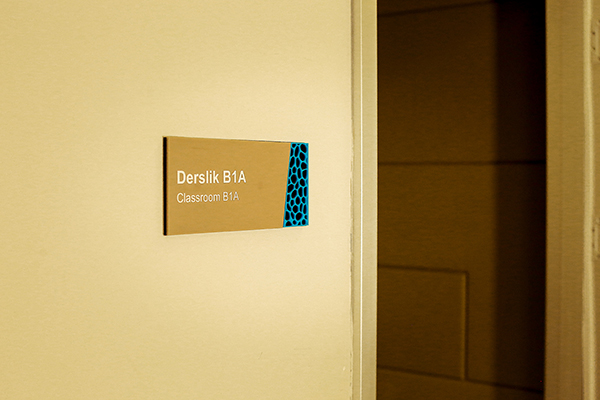 acrylic door hospital sign	