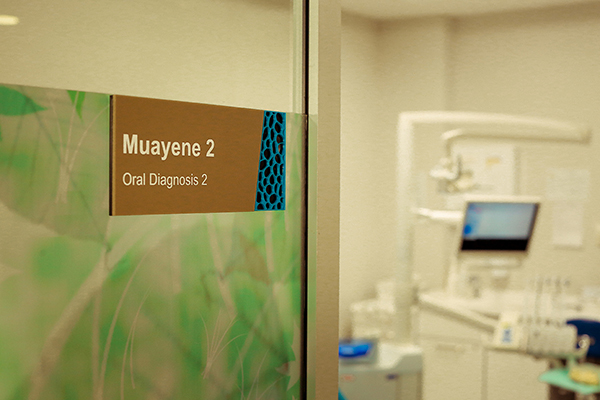 acrylic door hospital sign	