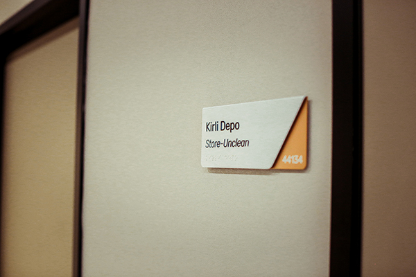 aluminum hospital door sign	