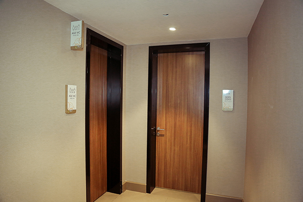 aluminum hotel mall blade pictogram sign