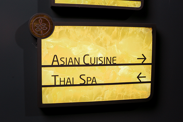 aluminum illuminated door signage