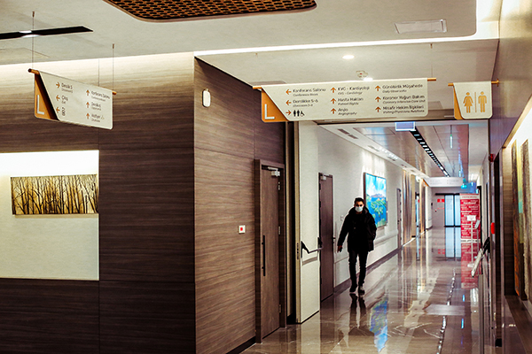 aluminum suspended directional hospital sign
