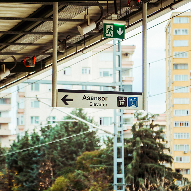 Tren İstasyon Tabelası - Alüminyum Askılı Yönlendirme Tabelası - Marmaray İstasyon Tabelaları